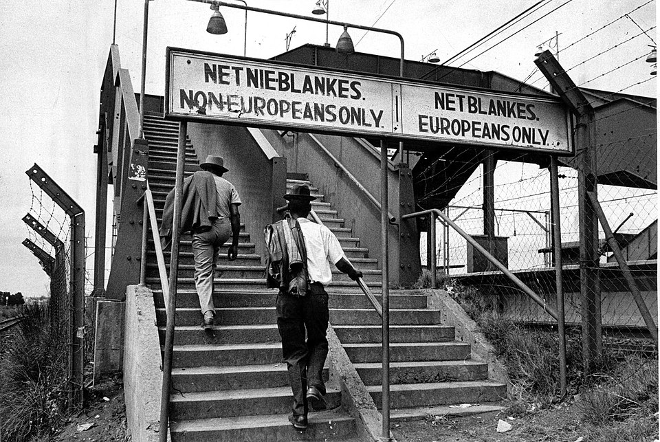 File:Apartheid-signs-trainstation.jpg